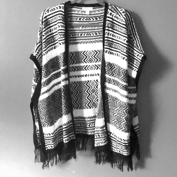 No sleeve cardigan/ shawl. - Picture 1 of 4